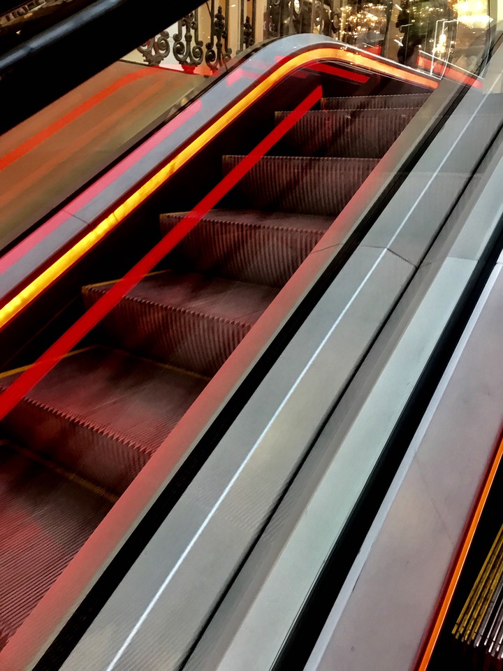 escalator