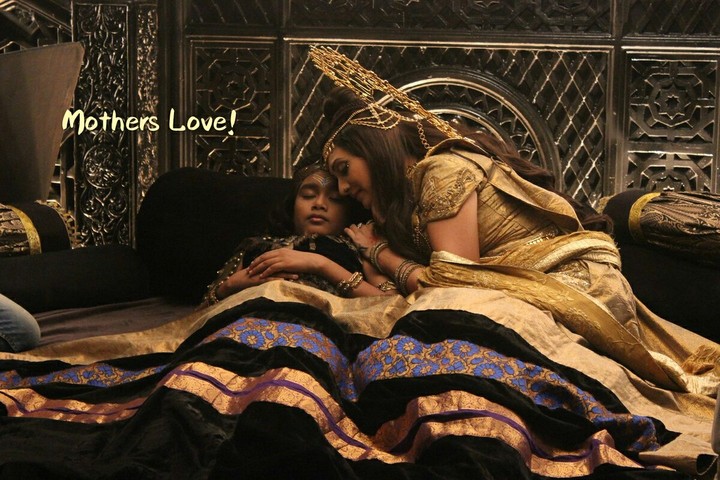 Mothers Love. (Shani & his mother chaaya)onscreen.
