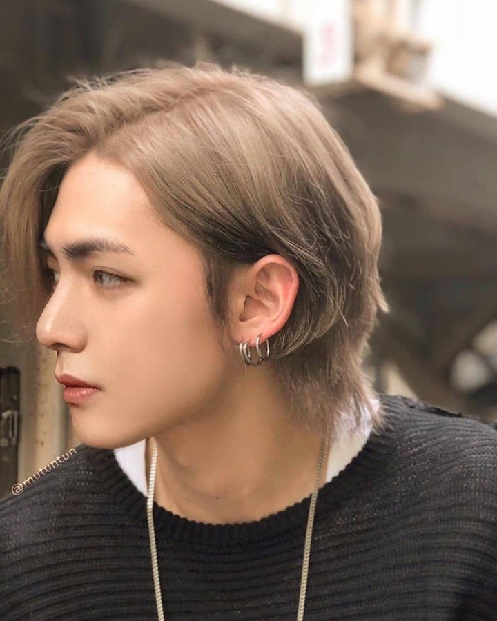 V