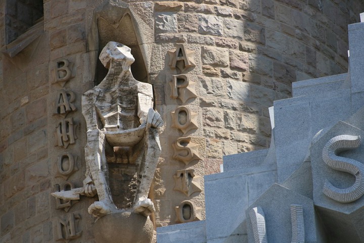 La Sagrada Familia || Details.