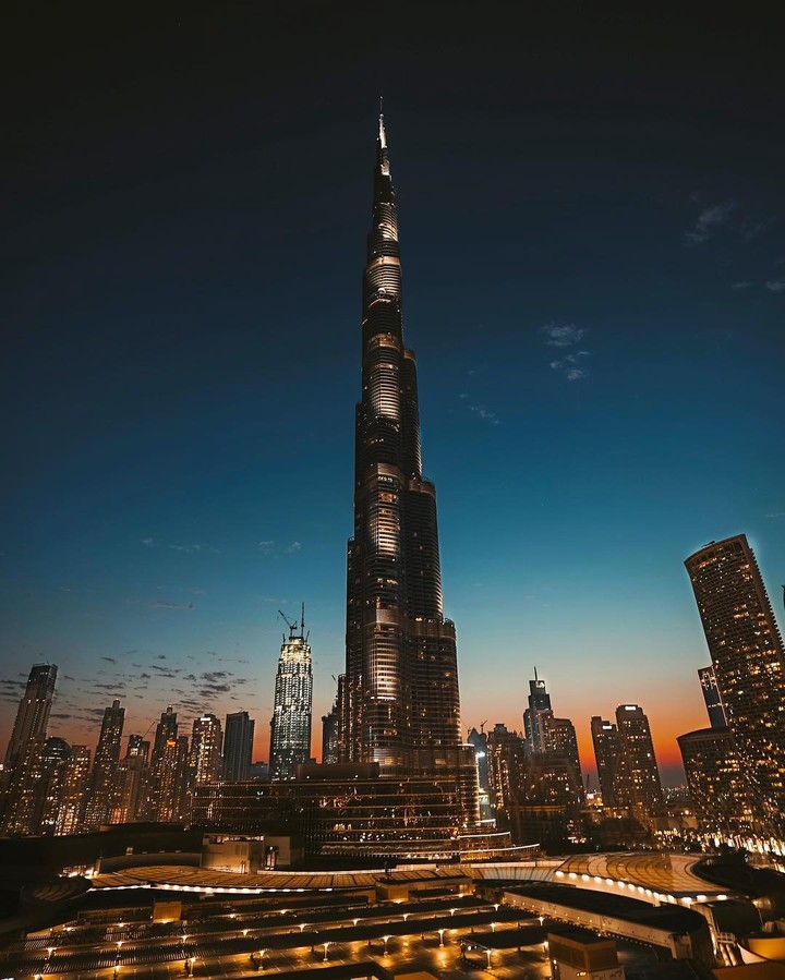 Burj Khalifa, Dubái •Axye~