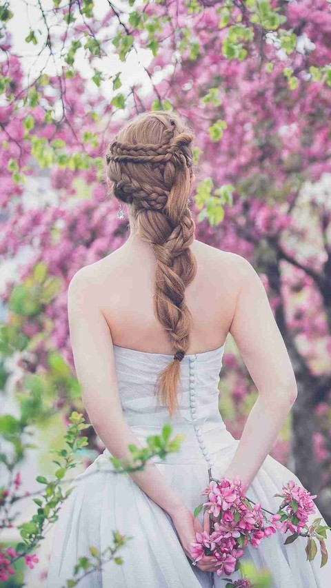 Brunette hairstyle