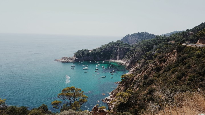 un lugar cercano