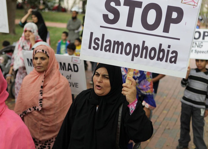 English  /  islamophobia