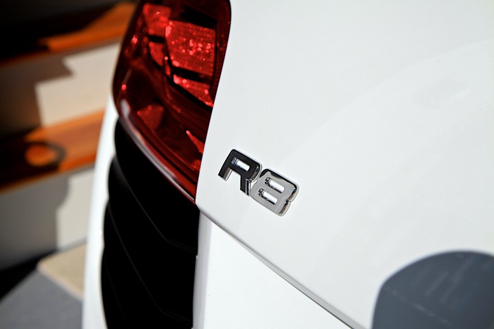 R8