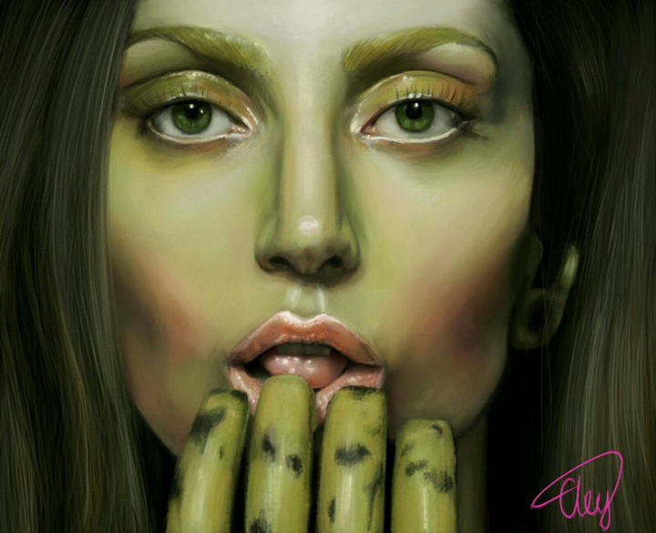 #GuessWhosShe ☺ #PaintART❤