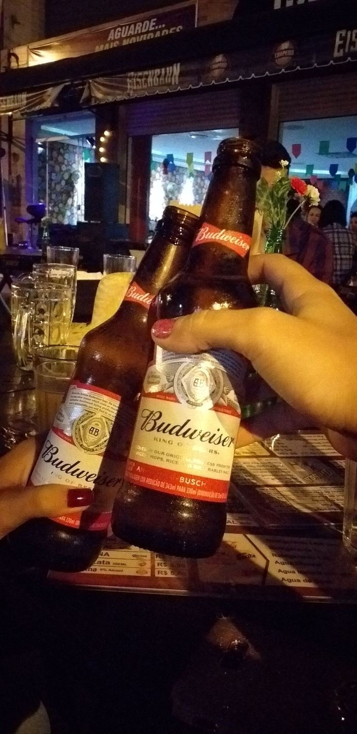 bar na noite