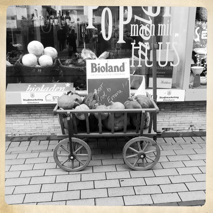 Alter wagen  Schwarzweiss