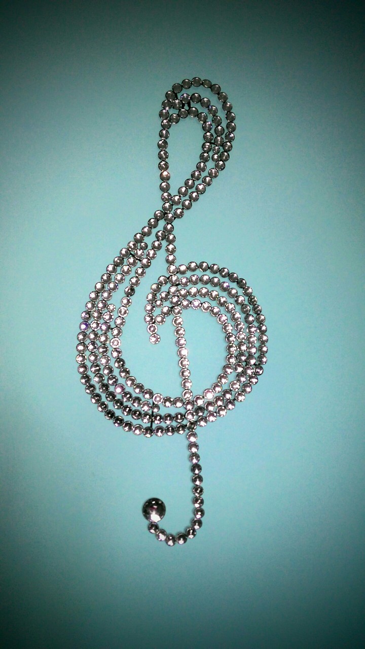 Diamond treble clef