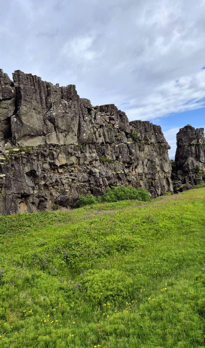 тапети Island, bedrock