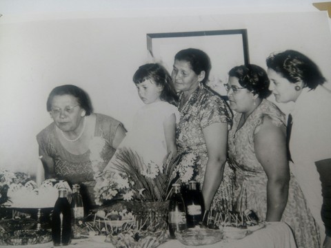5 generations of women