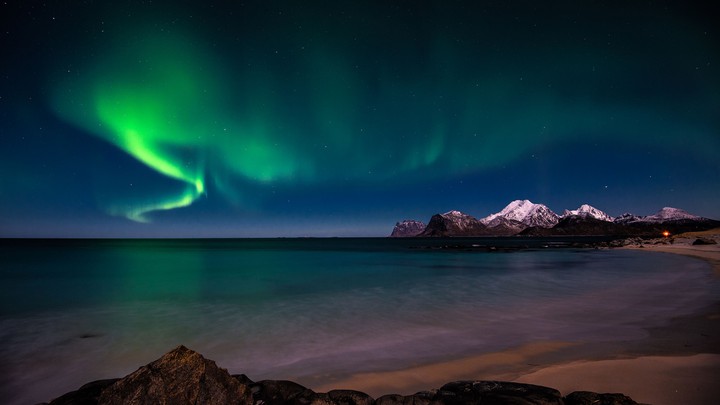 NORTHERN LIGHTS IN ARCTIC