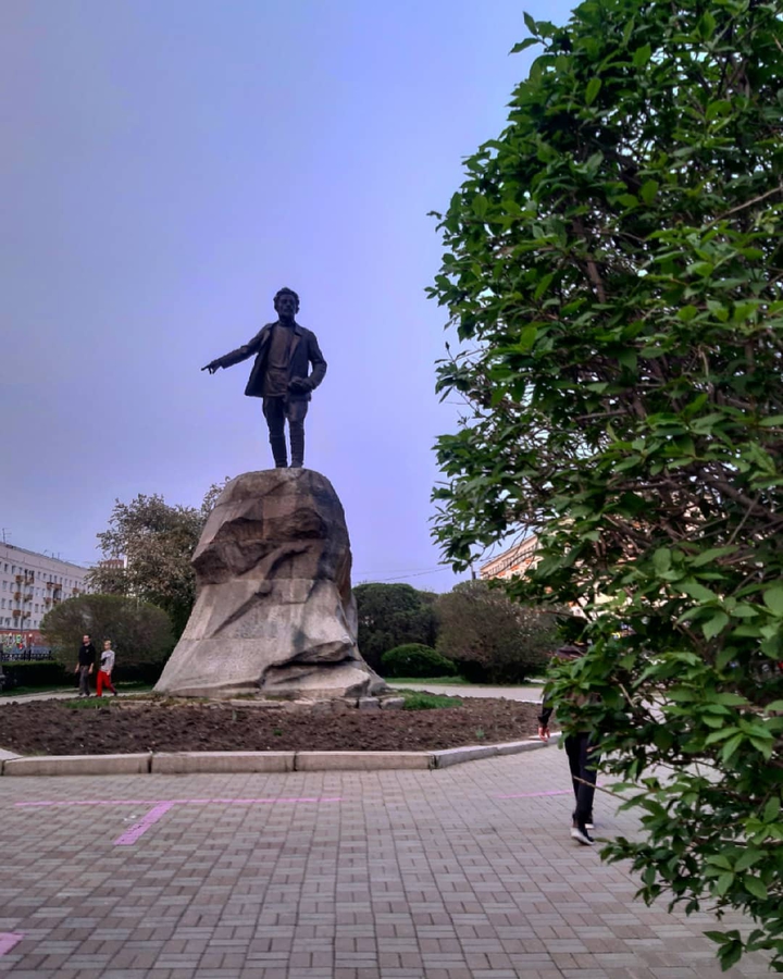 Памятник М. Горькому