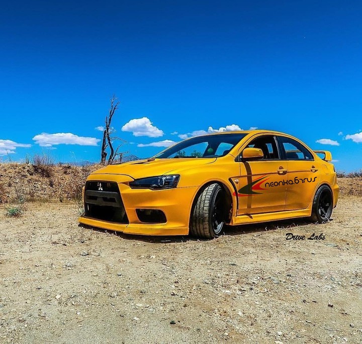 gold car