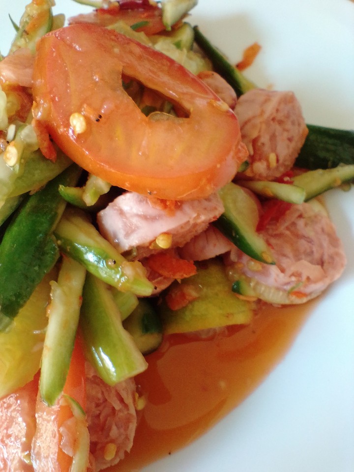 Menu: Papaya salad with cucumber and sour pork
