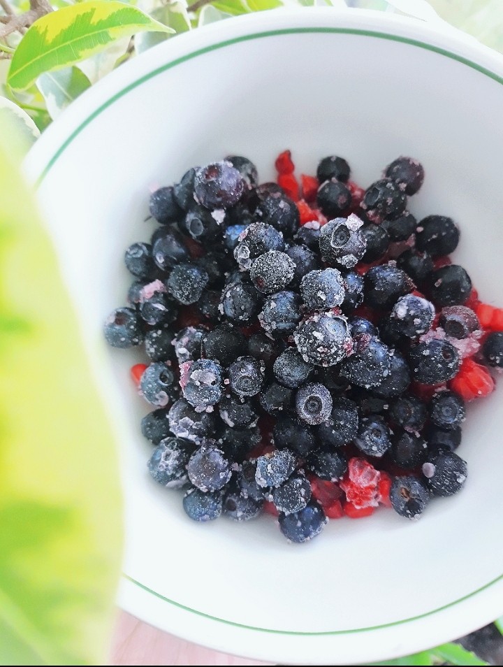 Blueberries , черника