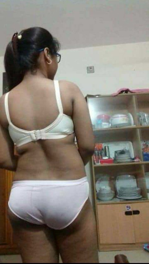 Erotic Indian Babe Big Ass