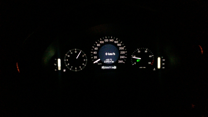 Mercedes spedometer