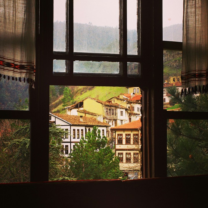 bir baharı beraber yaşarsak