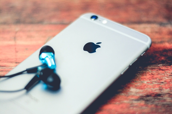 iPhone