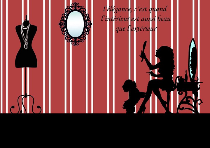 silhouette devant sa coiffeuse