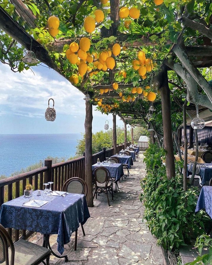 amalfi coast vibe