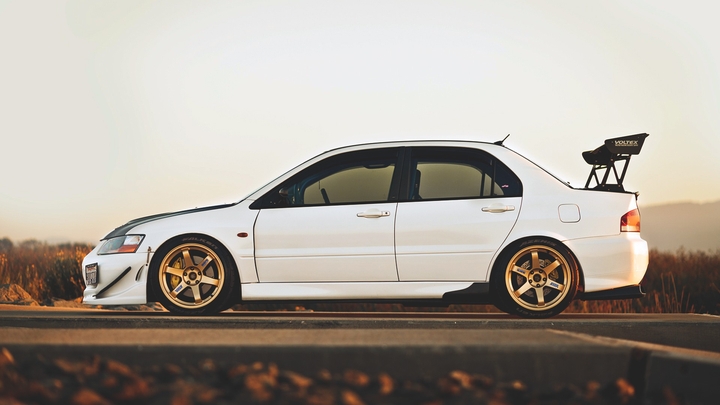 Mitsubishi Lancer Evolution IX (3)