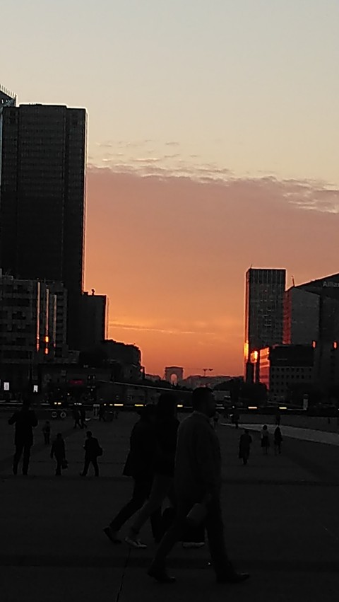 Lever du soleil La Défense Paris