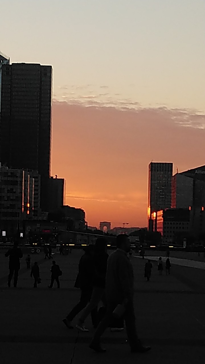 Lever du soleil La Défense Paris