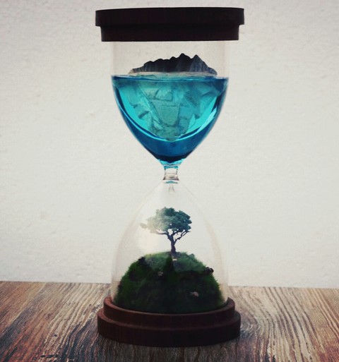 Hourglass Diorama