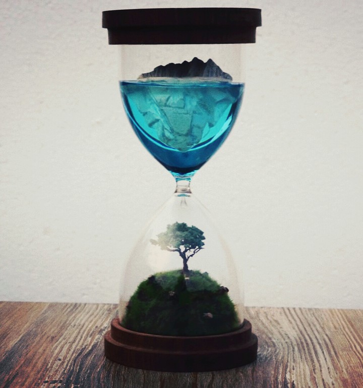 Hourglass Diorama