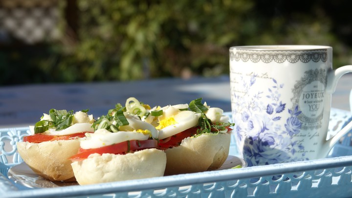 breakfast in the garden
