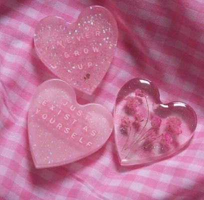Resin Hearts Wallpaper