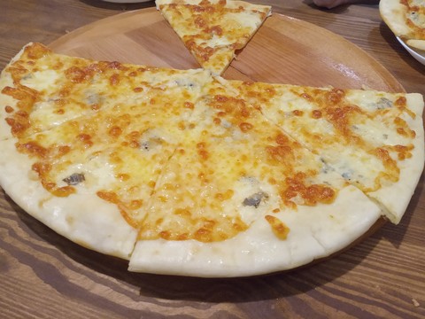 foody time, 4 cheese pizza
