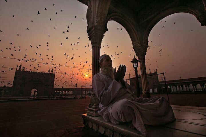 pray