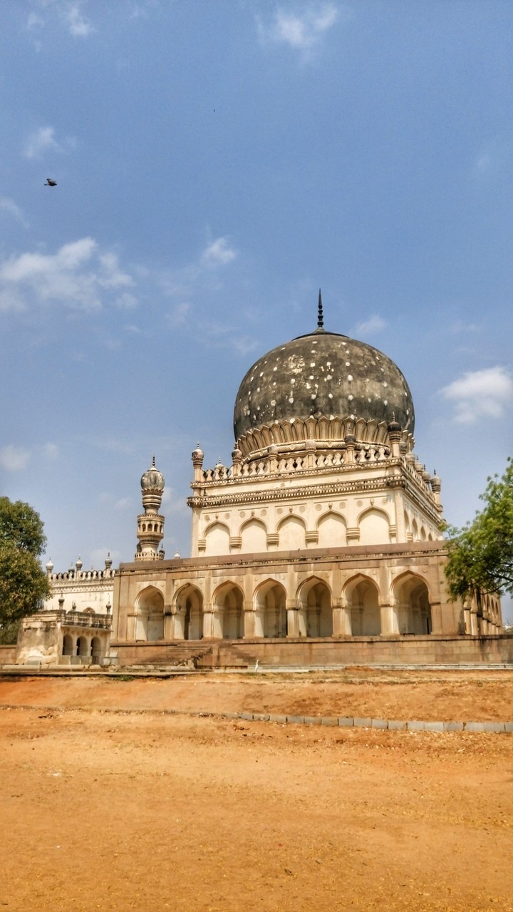 Qutb Shahi Tomb