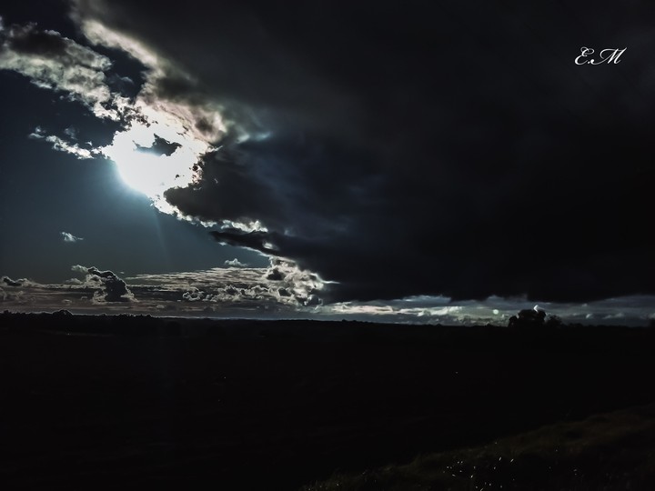 sombre