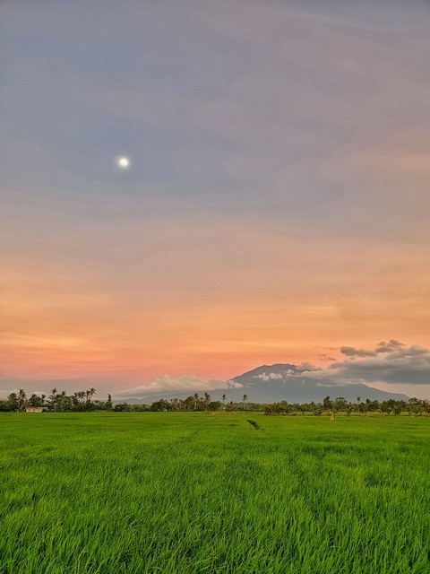 Mt Isarog and the moon at Sunset