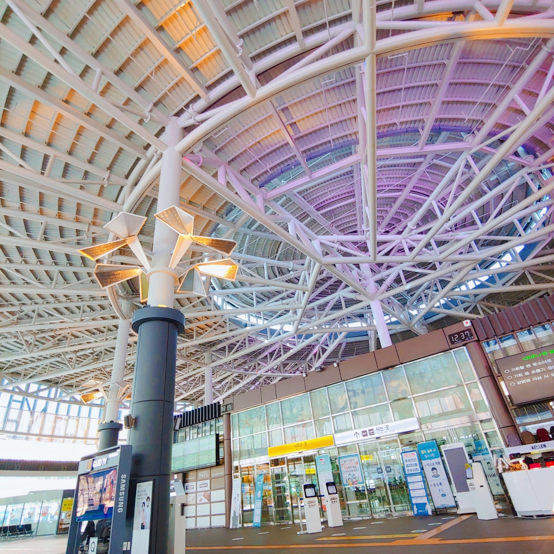 train station, waitting 2hour ...