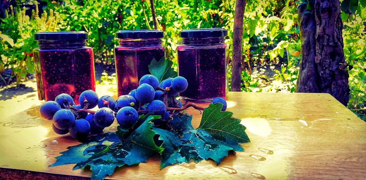Grapes and sweets