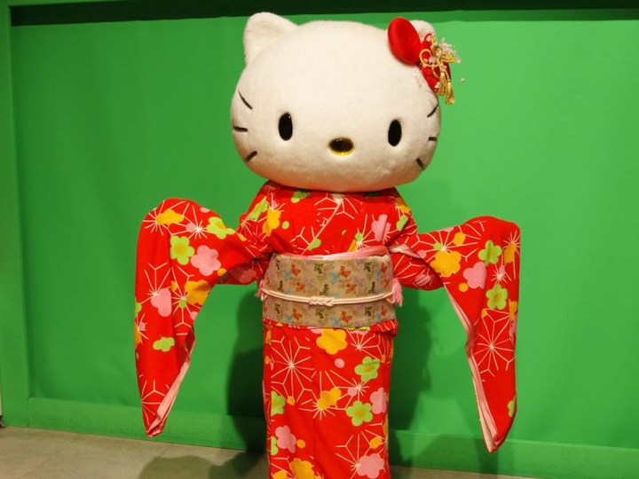 Hello Kitty in bright furisode kimono
