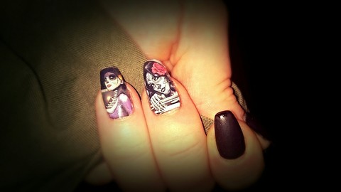 nails