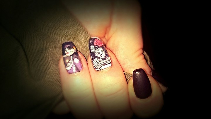 nails