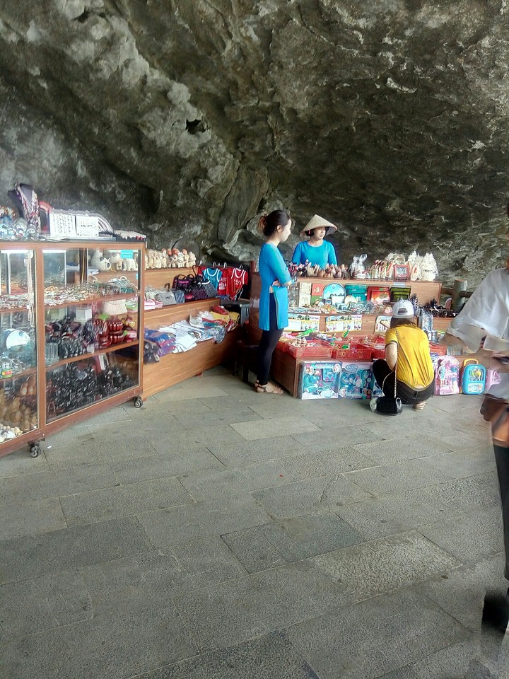 Sung Sot Cave gift