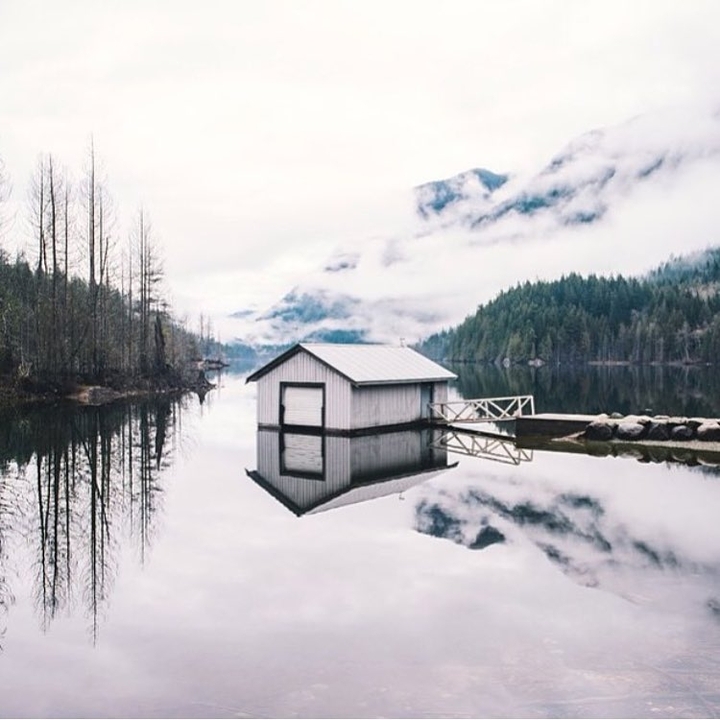 Lake trail