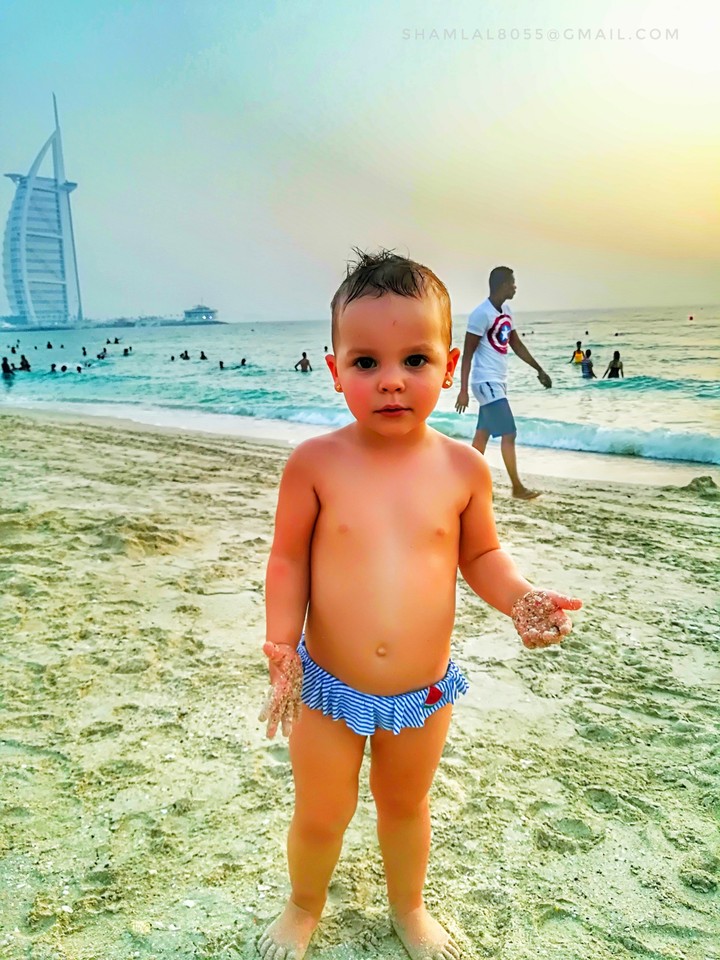 baby at dubai beach