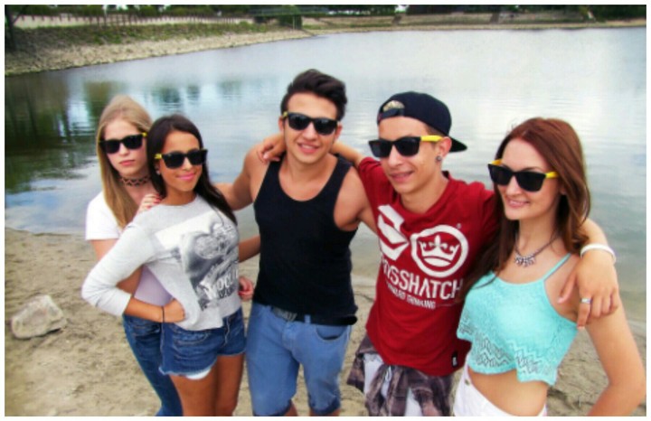 Eszti, Paola, Bende, Olivér, Barbi