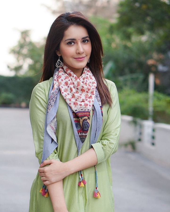 rashi kanna