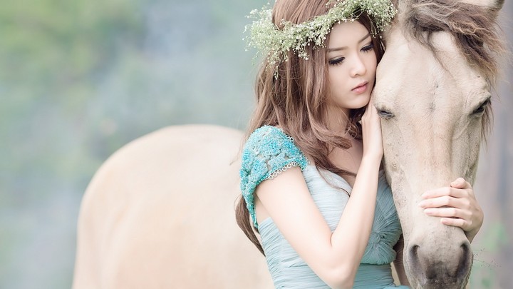 cry girls horse