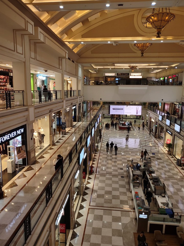 Dlf Promenade